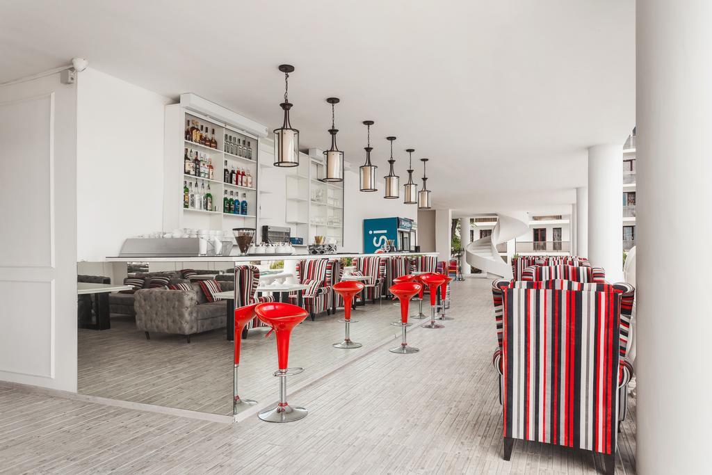 Hotel White House Brg コブルロ エクステリア 写真