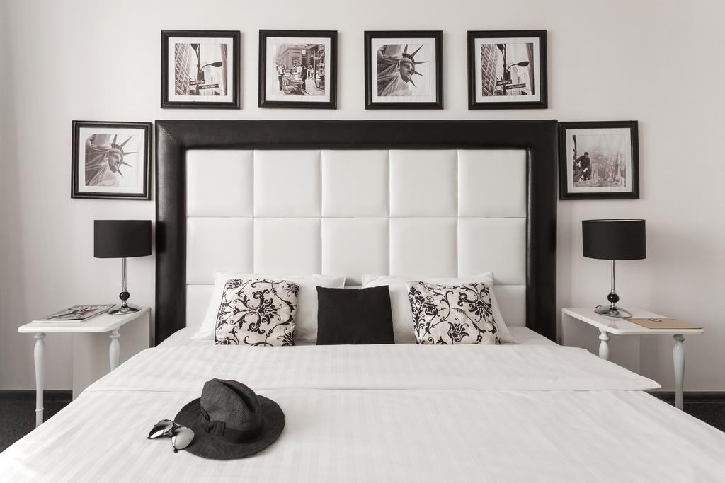 Hotel White House Brg コブルロ エクステリア 写真